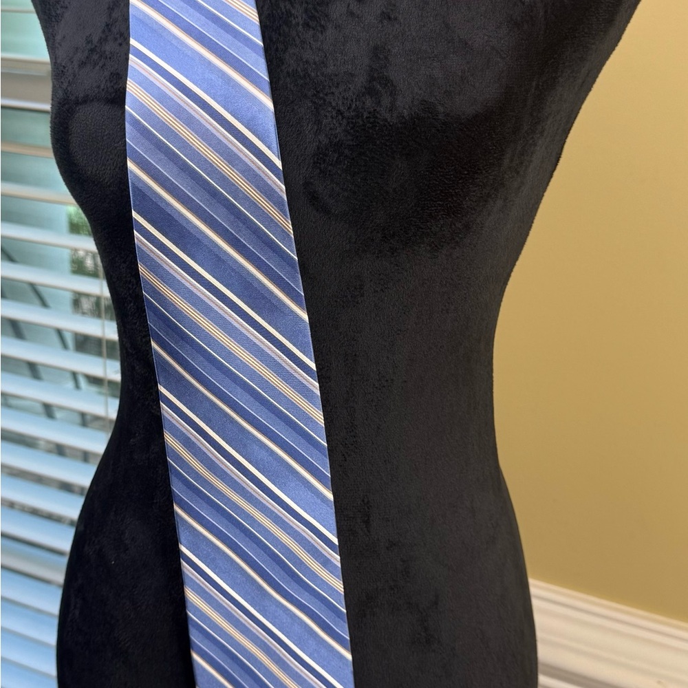 Tommy Hilfiger Classic Blue and White Striped Tie